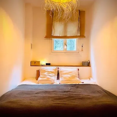 Appartement Petit Montmartre Dans Le 20e à *