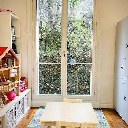 Petit Montmartre Dans Le 20e à Appartement